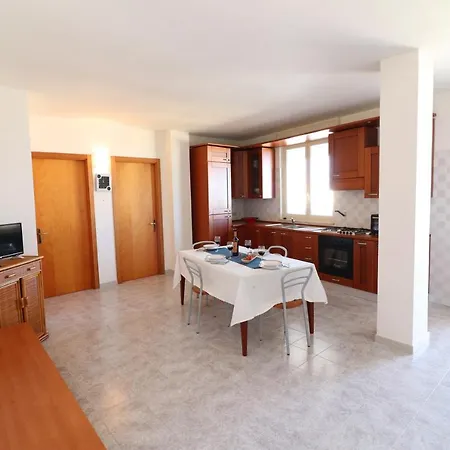 Casa Vacanze Calipso A Salento, Vista Mare 6 Posti Letto. *