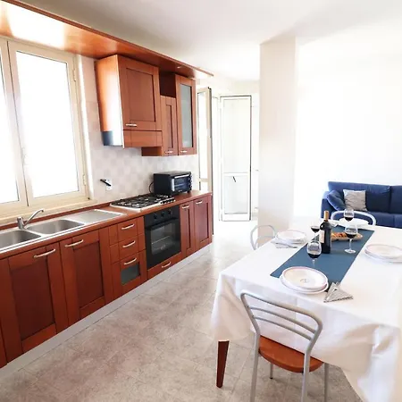 Casa Vacanze Calipso A Salento, Vista Mare 6 Posti Letto. *