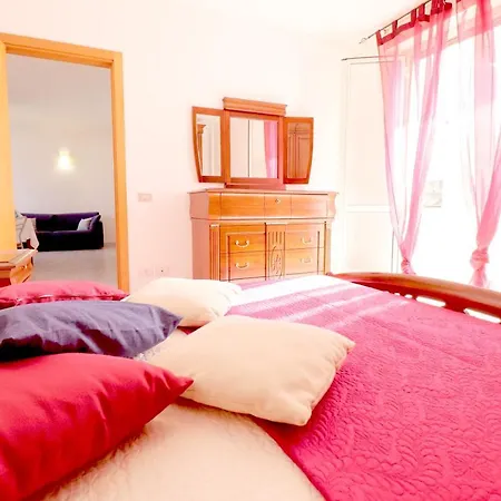 Casa Vacanze Calipso A Salento, Vista Mare 6 Posti Letto. *